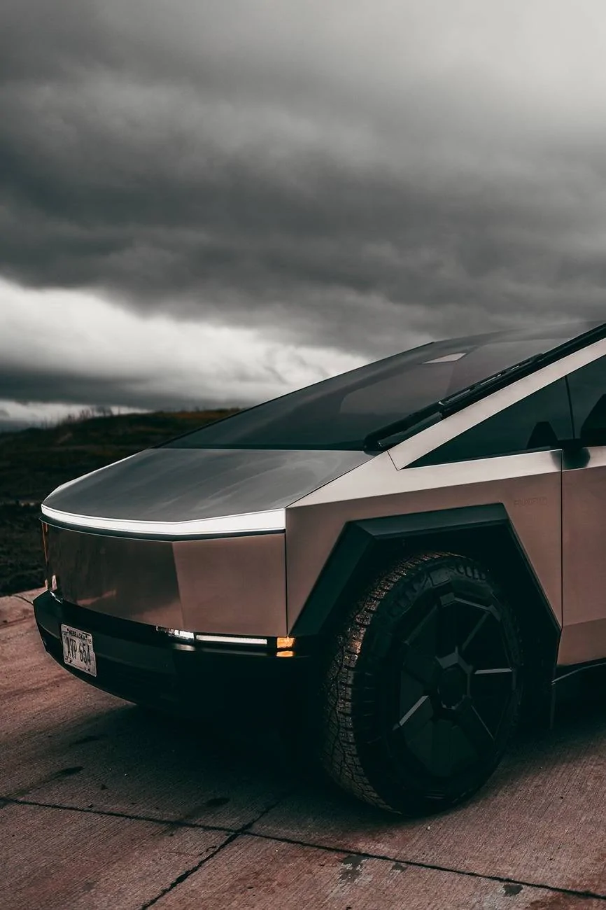 Tesla Cybertruck Cybertruck + Tornado Cybertruck tornado storm weather 6