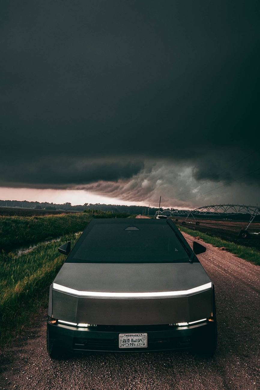 Tesla Cybertruck Cybertruck + Tornado Cybertruck tornado storm weather 4