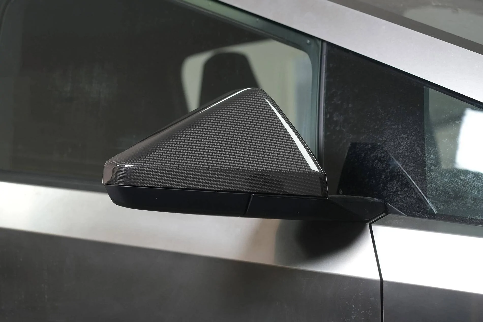 Tesla Cybertruck Best digital rearview mirror recommendations? H3f94a9075534452bb7a5f7f7894f5718m-_1_