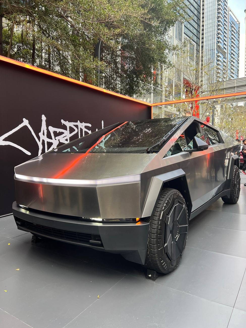 Tesla Cybertruck 🚀 Cybertruck Owners — Is the Real-World Driving Experience What You Expected? 1747819556292-br