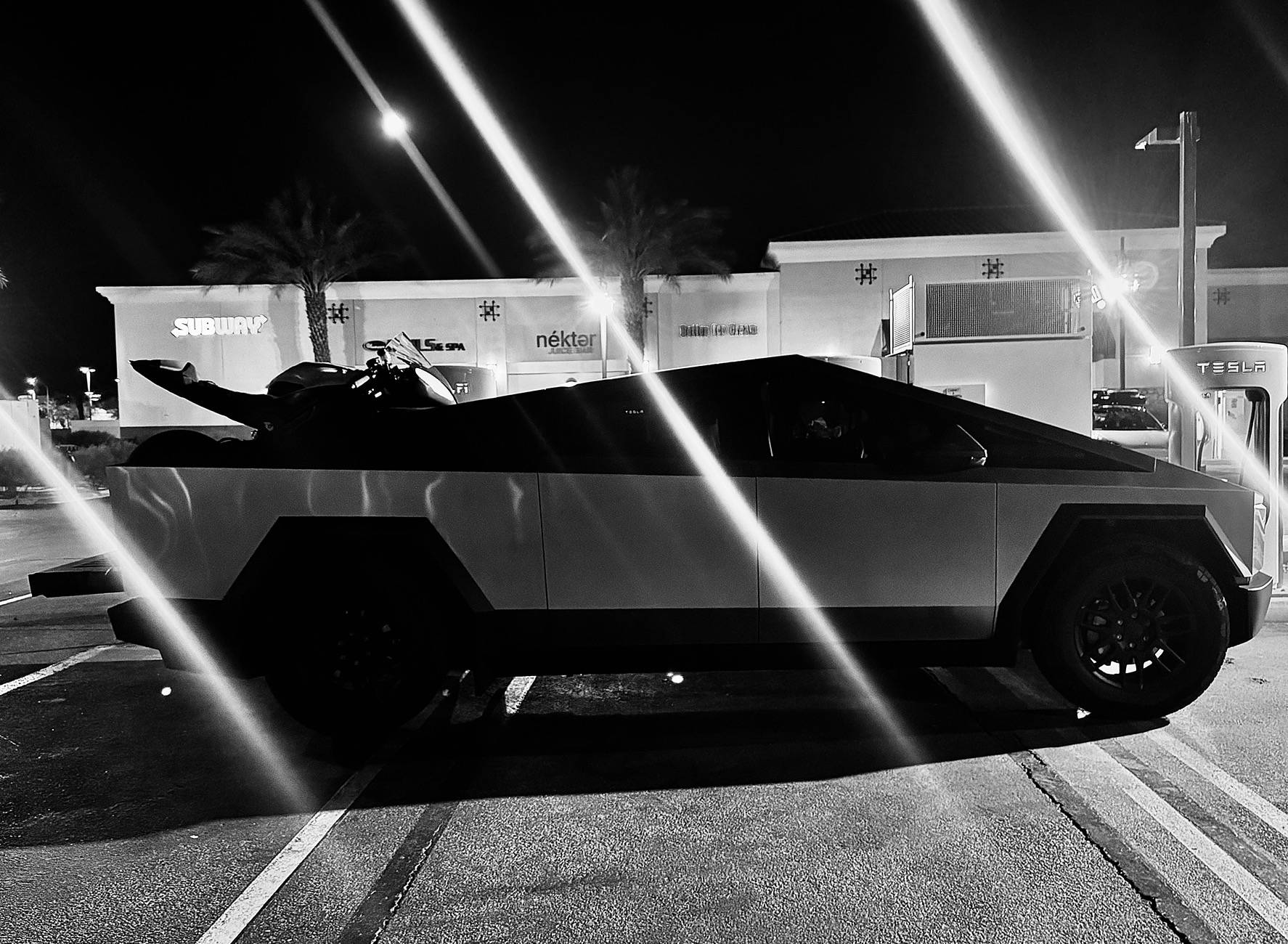 Tesla Cybertruck Daily random Cybertruck photos thread - Post Yours! 📸 🤳 IMG_2920