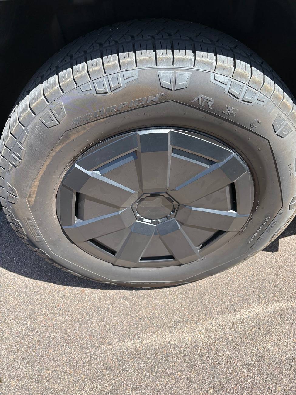 Tesla Cybertruck Wheel covers popping off... IMG_0133