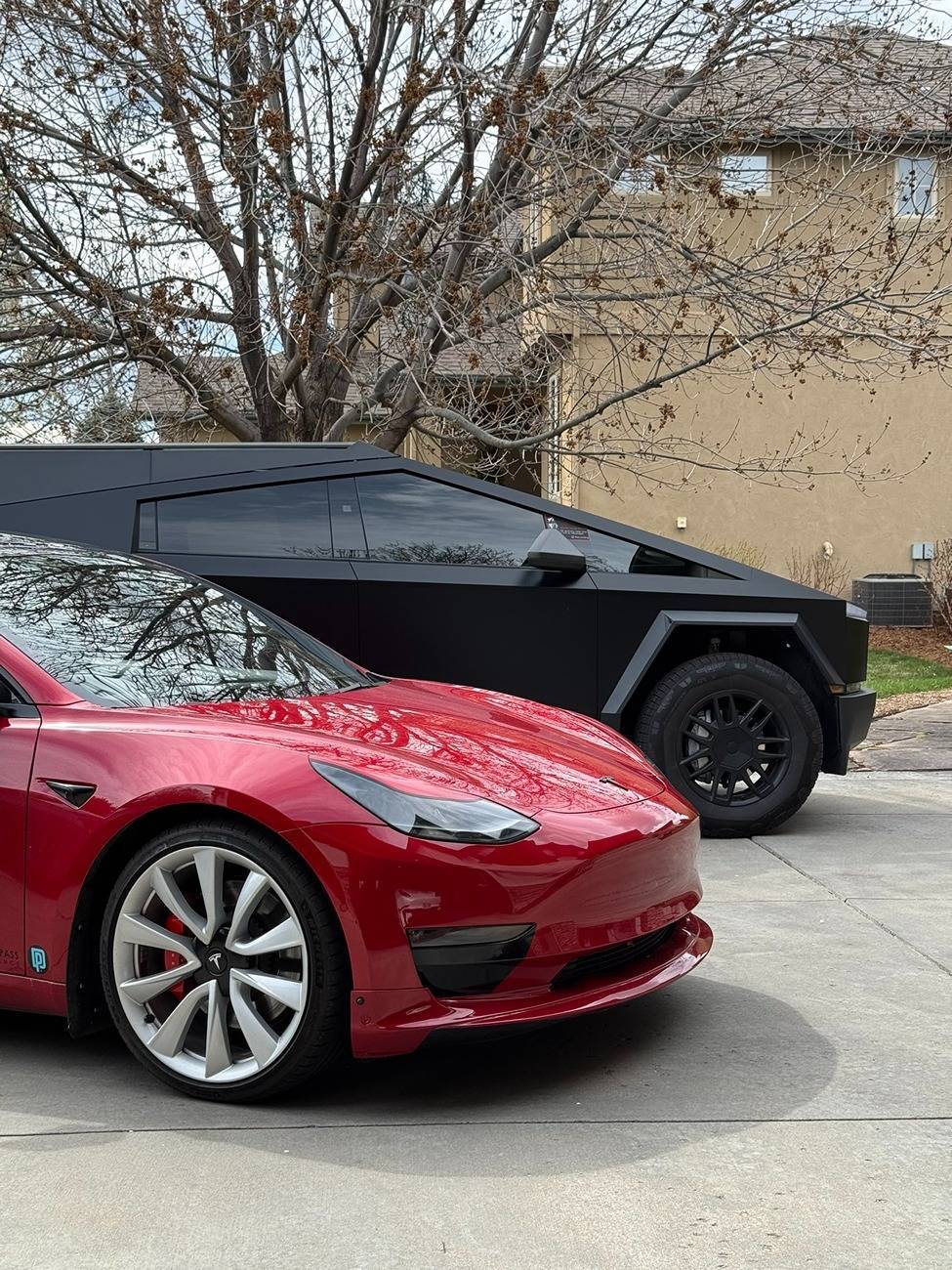 Tesla Cybertruck Flat Rack Setup Surprised Us – Range Loss Was Way Lower Than Expected img_9885-