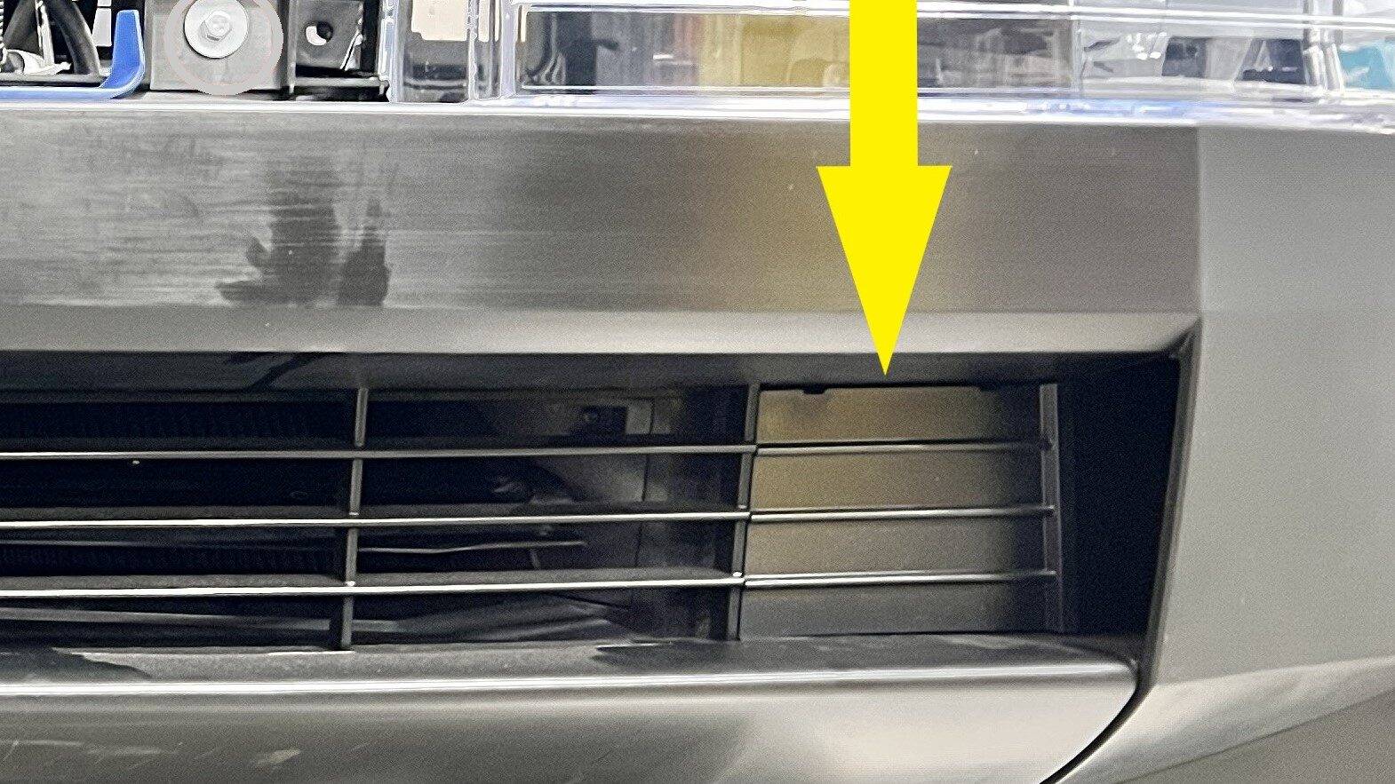 Tesla Cybertruck How to unscrew ? the pair of front Tow Hitch from mountings GUID-E97CF6BD-ADC1-43ED-B3AE-646AD07BE5D3-online-en-US