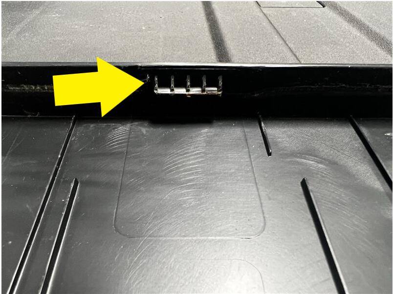 Tesla Cybertruck Liftgate Lip GUID-AE23B4CF-B9F0-4412-A5AD-2071E92E84E4-online-en-US