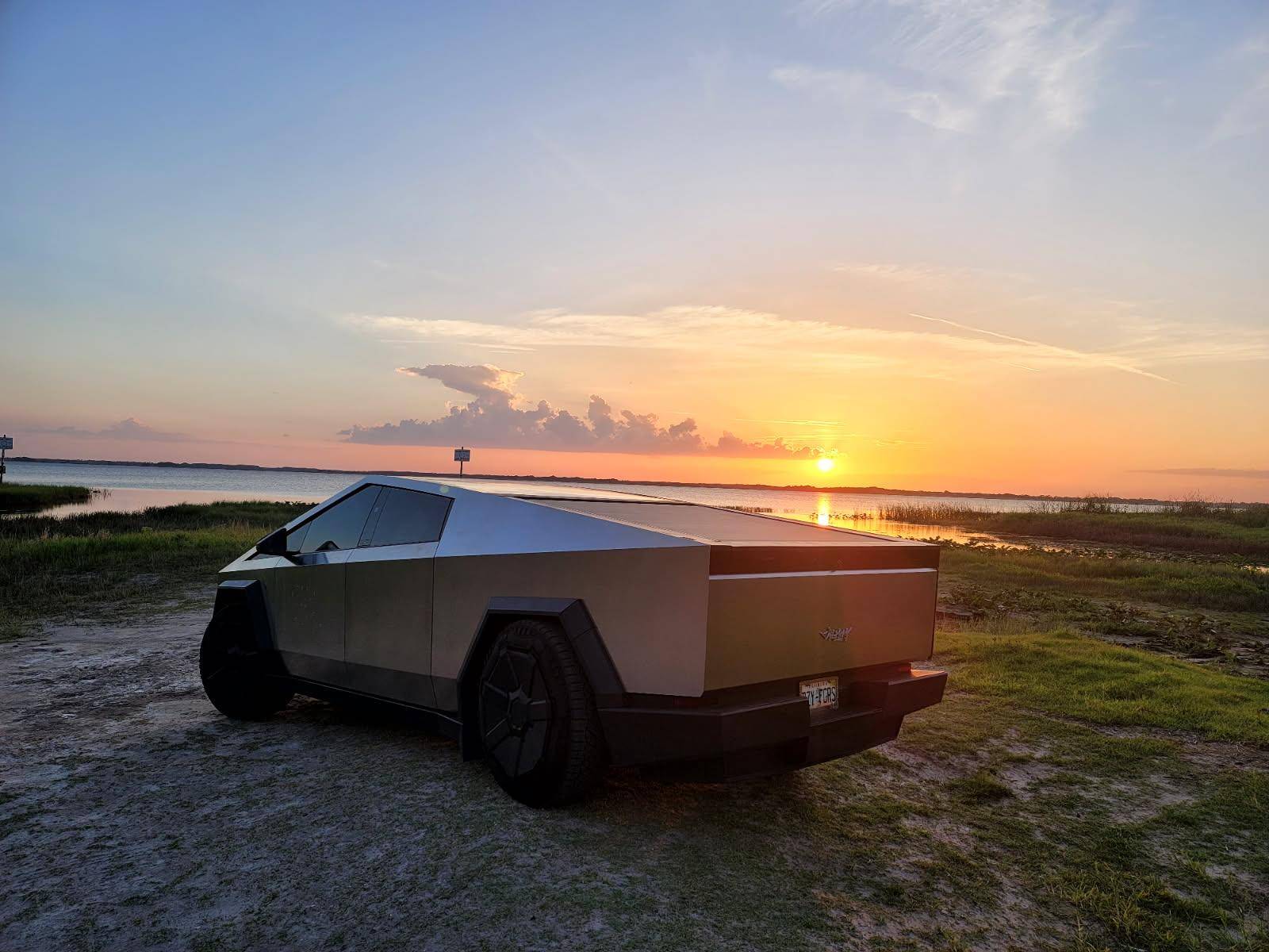 Tesla Cybertruck Daily random Cybertruck photos thread - Post Yours! 📸 🤳 image000003