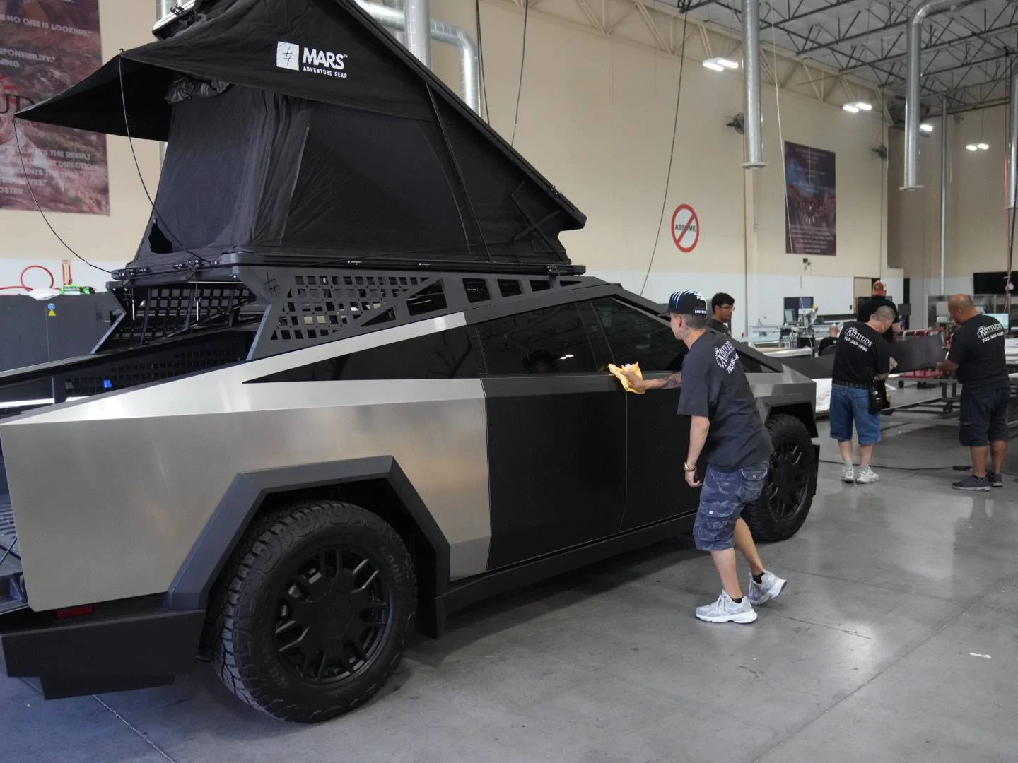 Tesla Cybertruck What did you do TO / WITH your Cybertruck today? 👨🏻‍🔧🧰🚿🛠 DSC00480