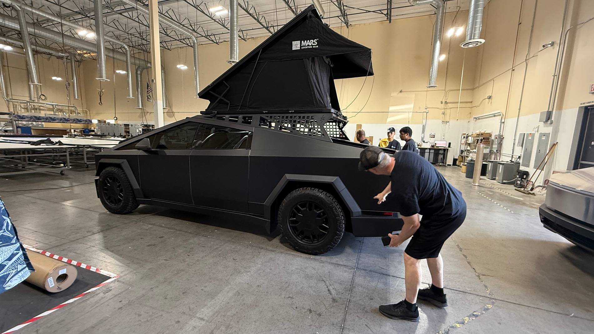 Tesla Cybertruck What did you do TO / WITH your Cybertruck today? 👨🏻‍🔧🧰🚿🛠 IMG_5209