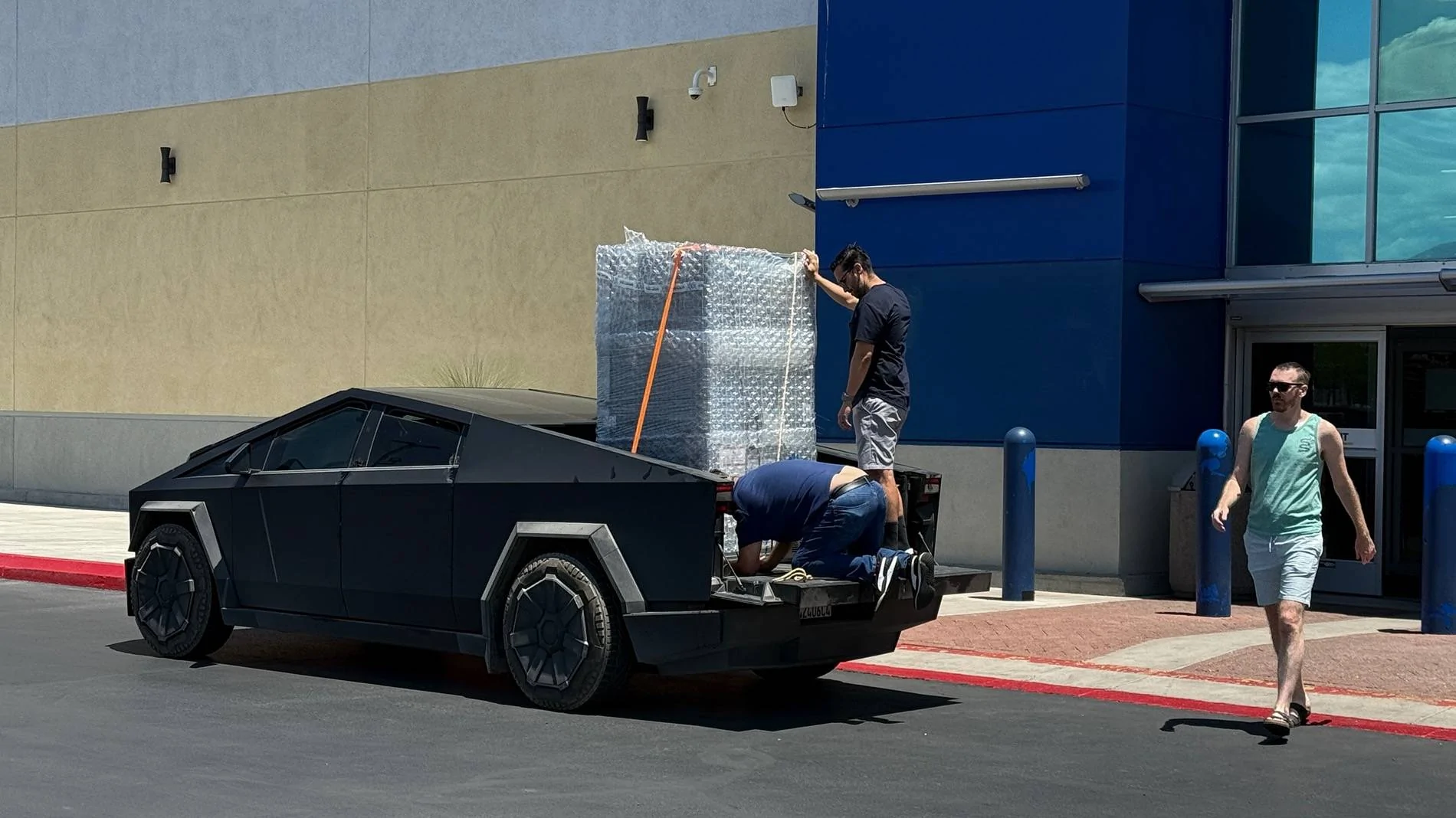 Tesla Cybertruck Daily random Cybertruck photos thread - Post Yours! 📸 🤳 IMG_5294