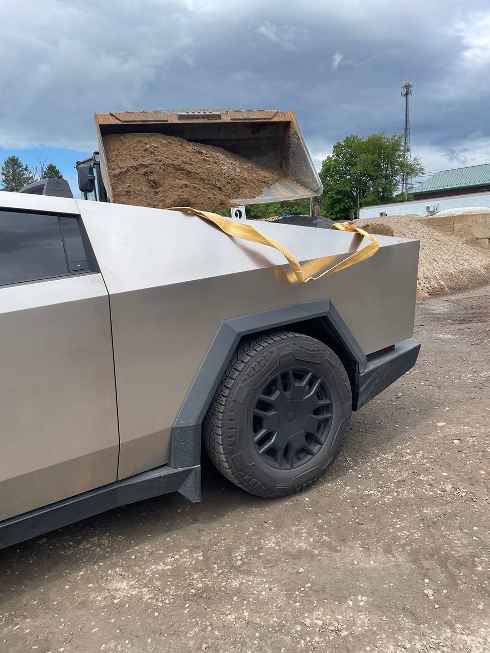 Tesla Cybertruck Daily random Cybertruck photos thread - Post Yours! 📸 🤳 IMG_9746