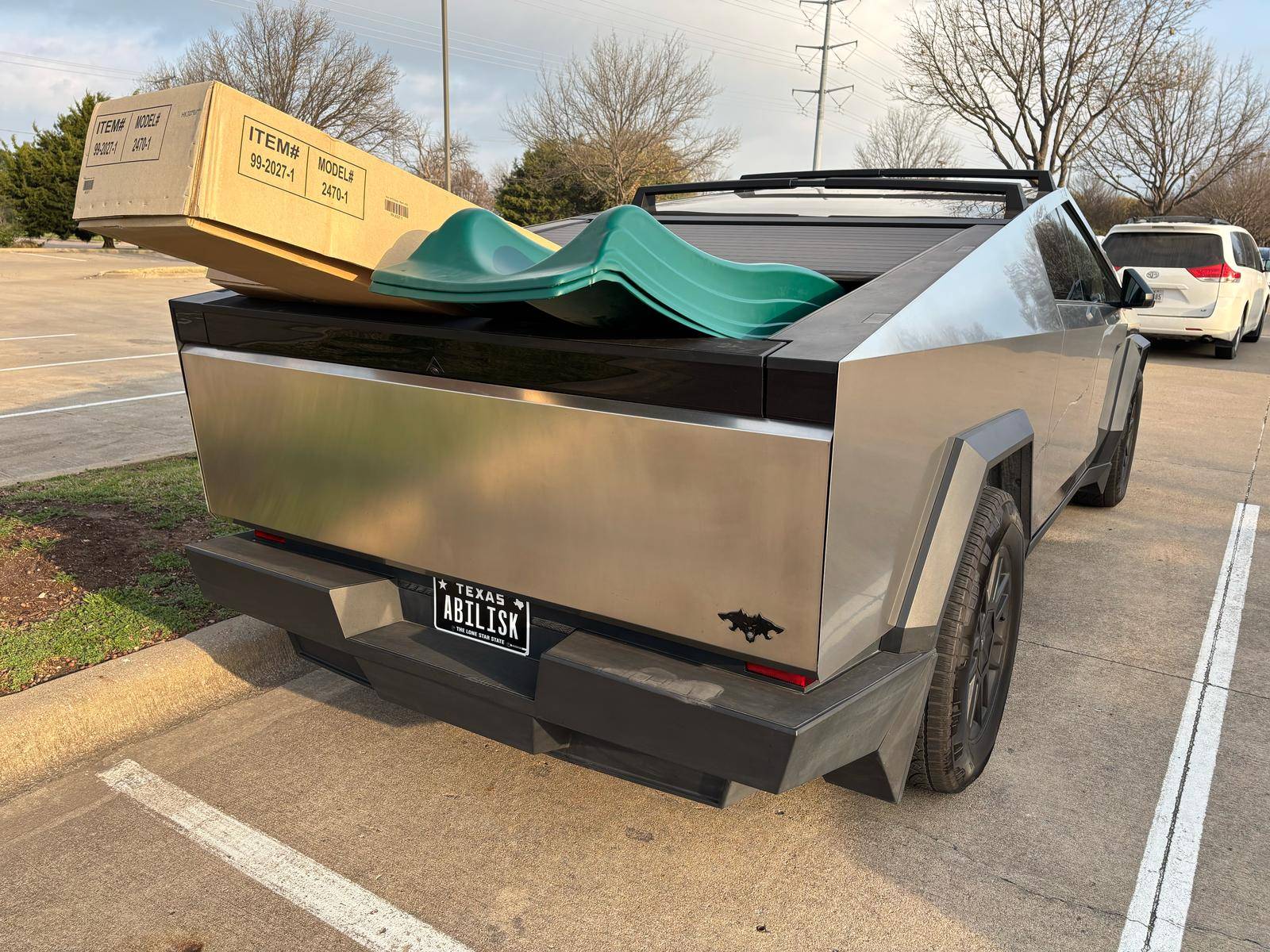 Tesla Cybertruck FSD disabled if Tailgate is down 2324d53b-a60b-47ac-bd25-351149667614