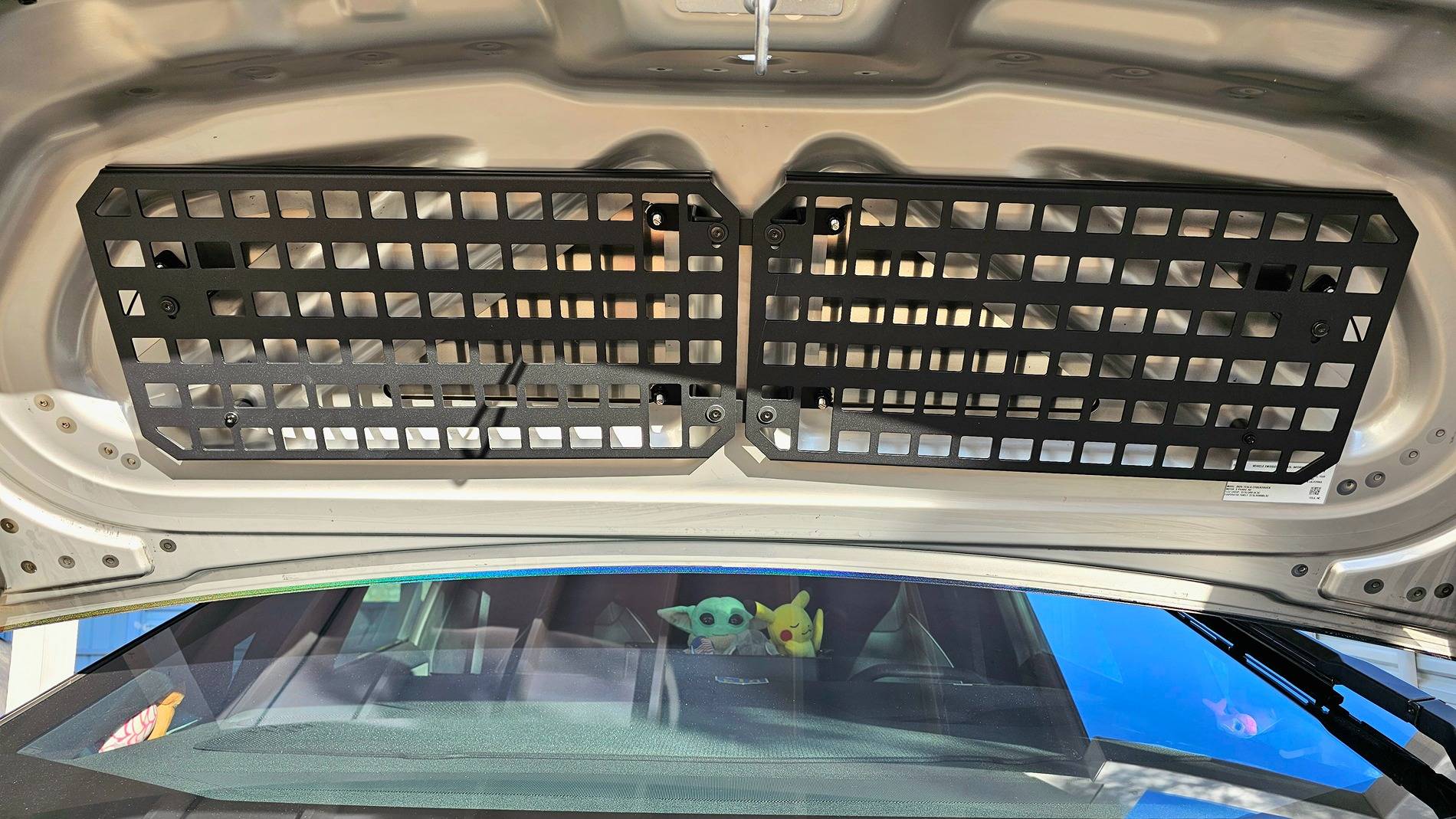 Tesla Cybertruck How does your frunk motor behave with molle panels? 20250208_155821