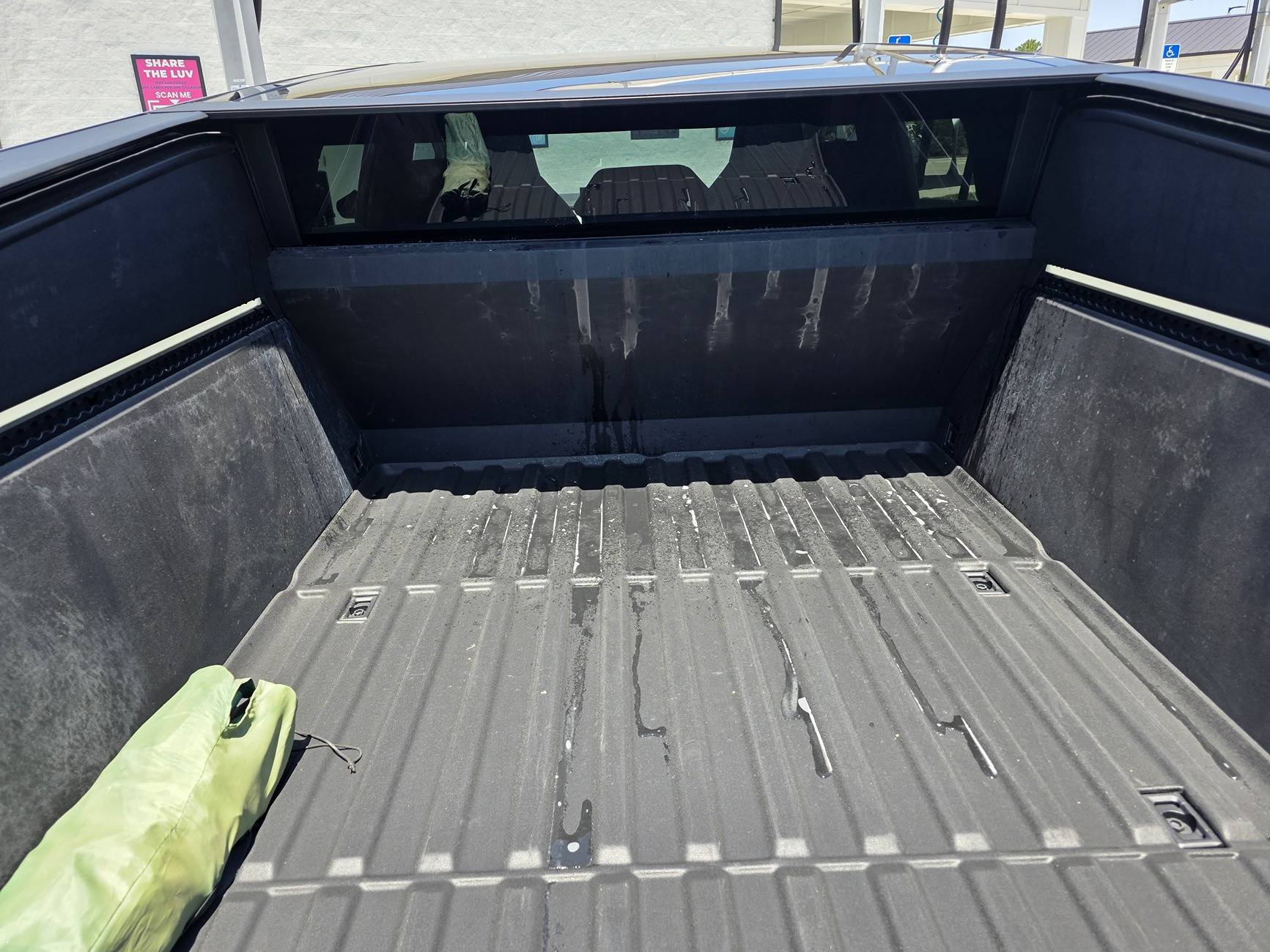 Tesla Cybertruck Tonneau cover gap issue fixed by Service Center under warranty 20250515_135538