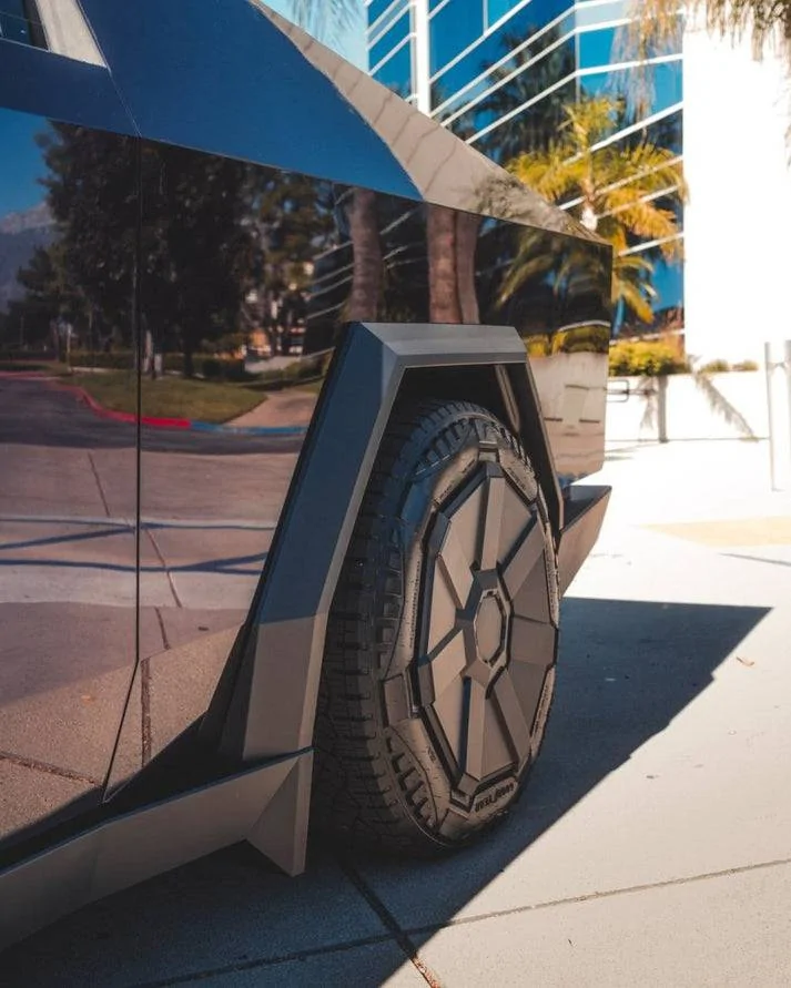 Tesla Cybertruck Daily random Cybertruck photos thread - Post Yours! 📸 🤳 hyper-gloss-midnight-purple-ppf-970593