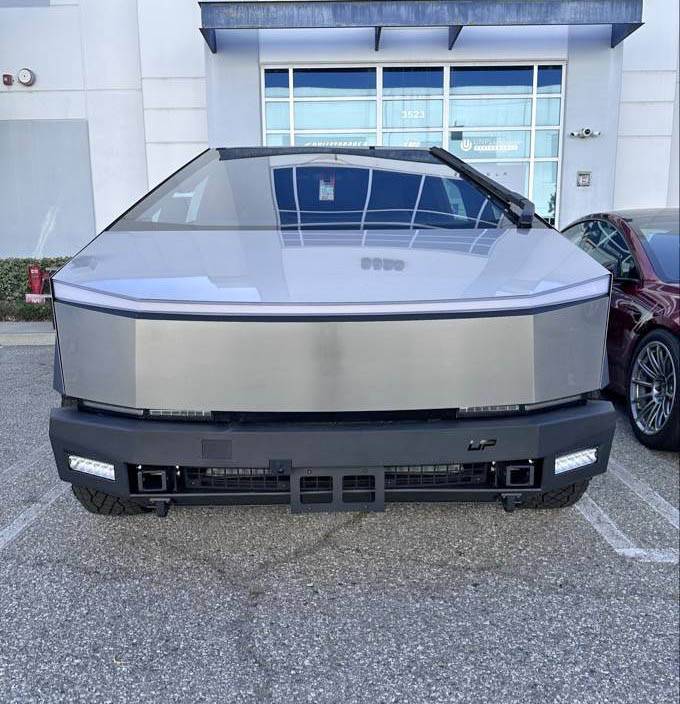 Tesla Cybertruck Unplugged Performance - Customer Cybertruck Build Image - 2025-05-30T163713.213