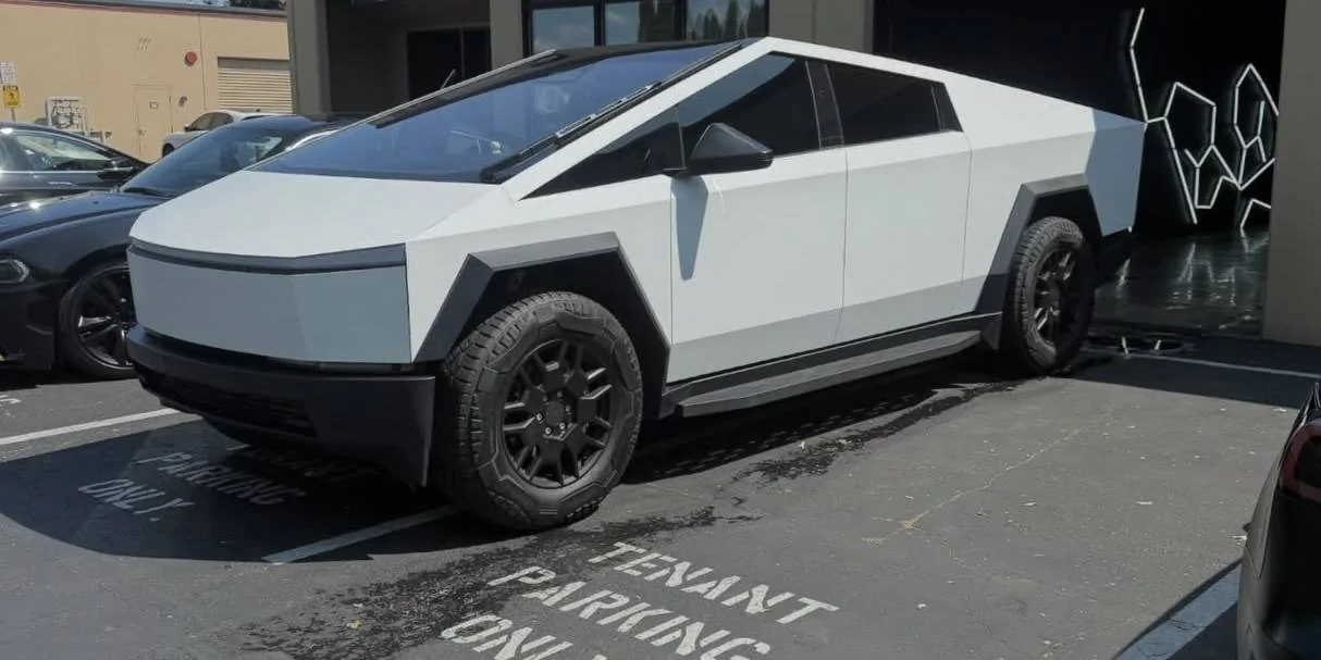 Tesla Cybertruck WHITE Vinyl Wrap & PPF Cybertruck -- Photos & Videos IMG_0761