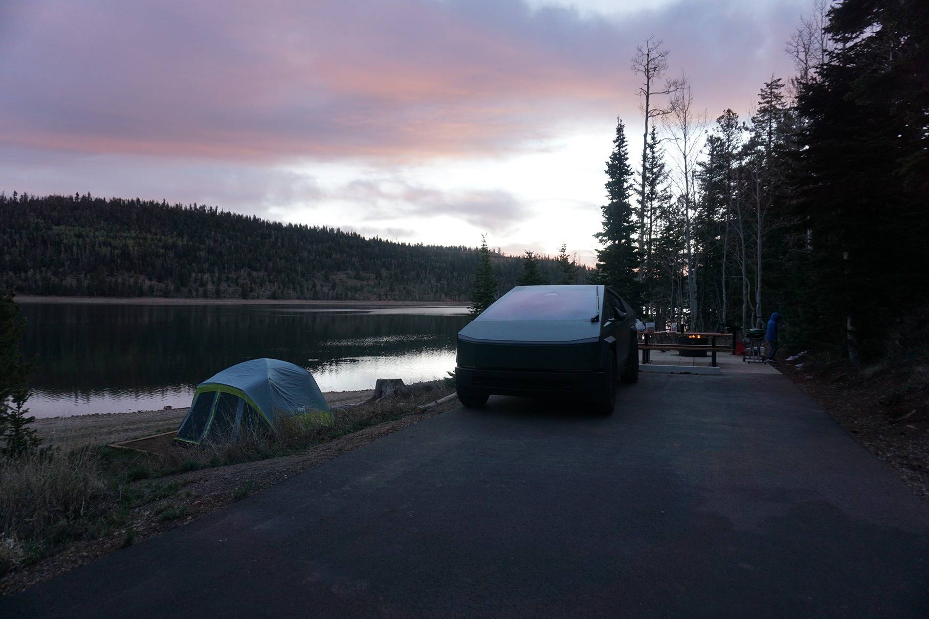 Tesla Cybertruck Clean STARLINK Mini Step-by-Step Install Tutorial (DIY). DSC06545.JPG