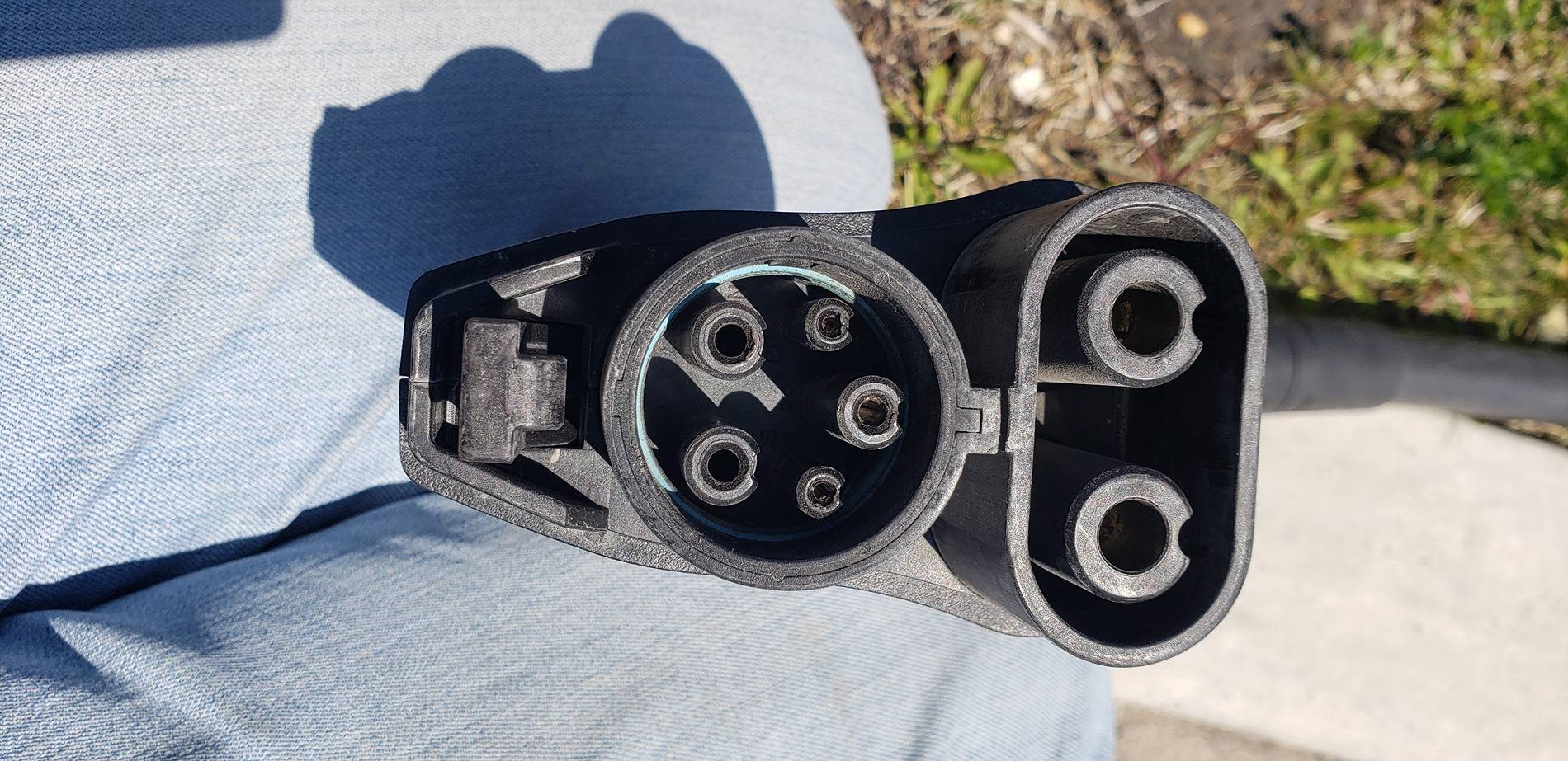 Tesla Cybertruck Anyone try Cybertruck CCS Charger Adapter by Hansshow? FLO Connector Shape