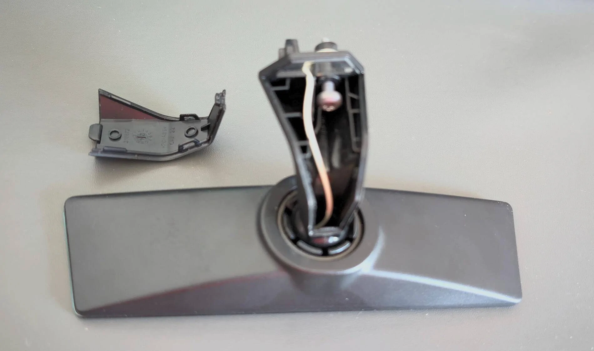 Tesla Cybertruck What is this part? 1749396169573-hk