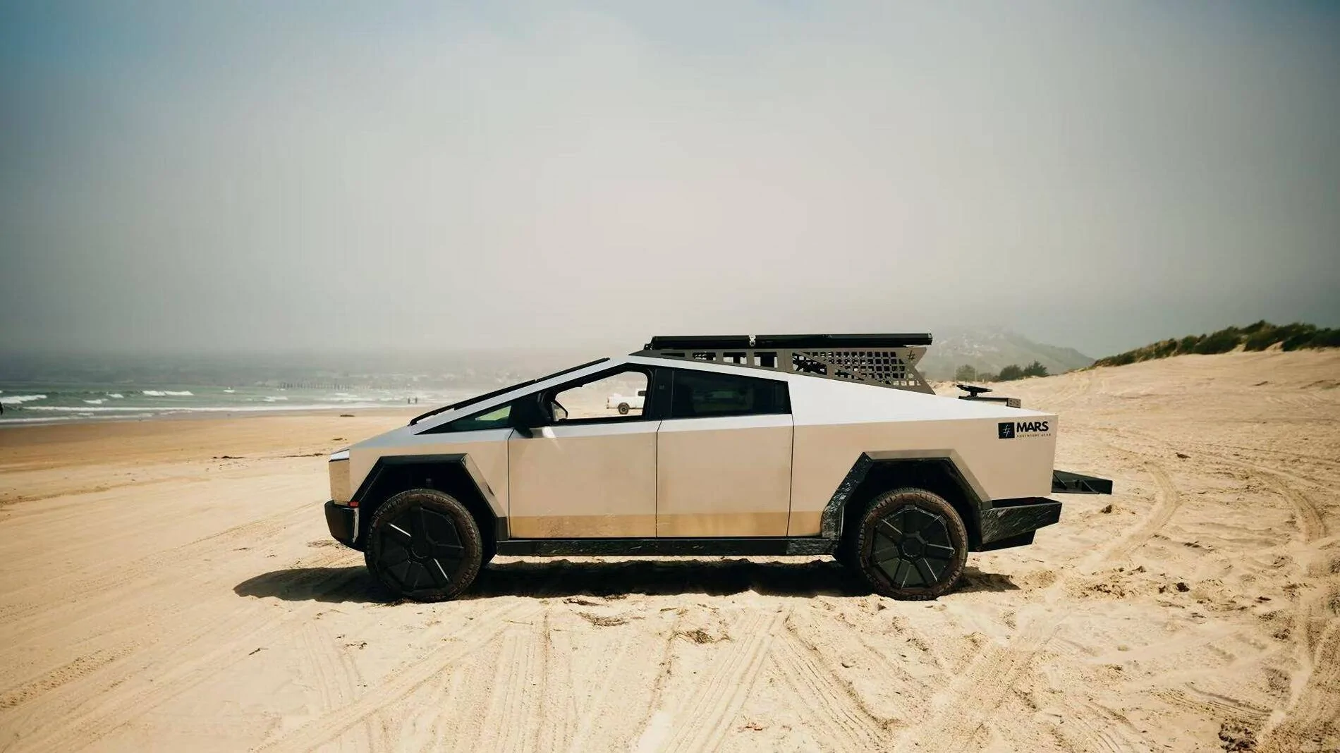 Tesla Cybertruck Celebrate Dad: 15% Off Mars Adventure Gear — Rooftop Tents, Cybertruck Racks, Crossbars & More 1749437437214-pi