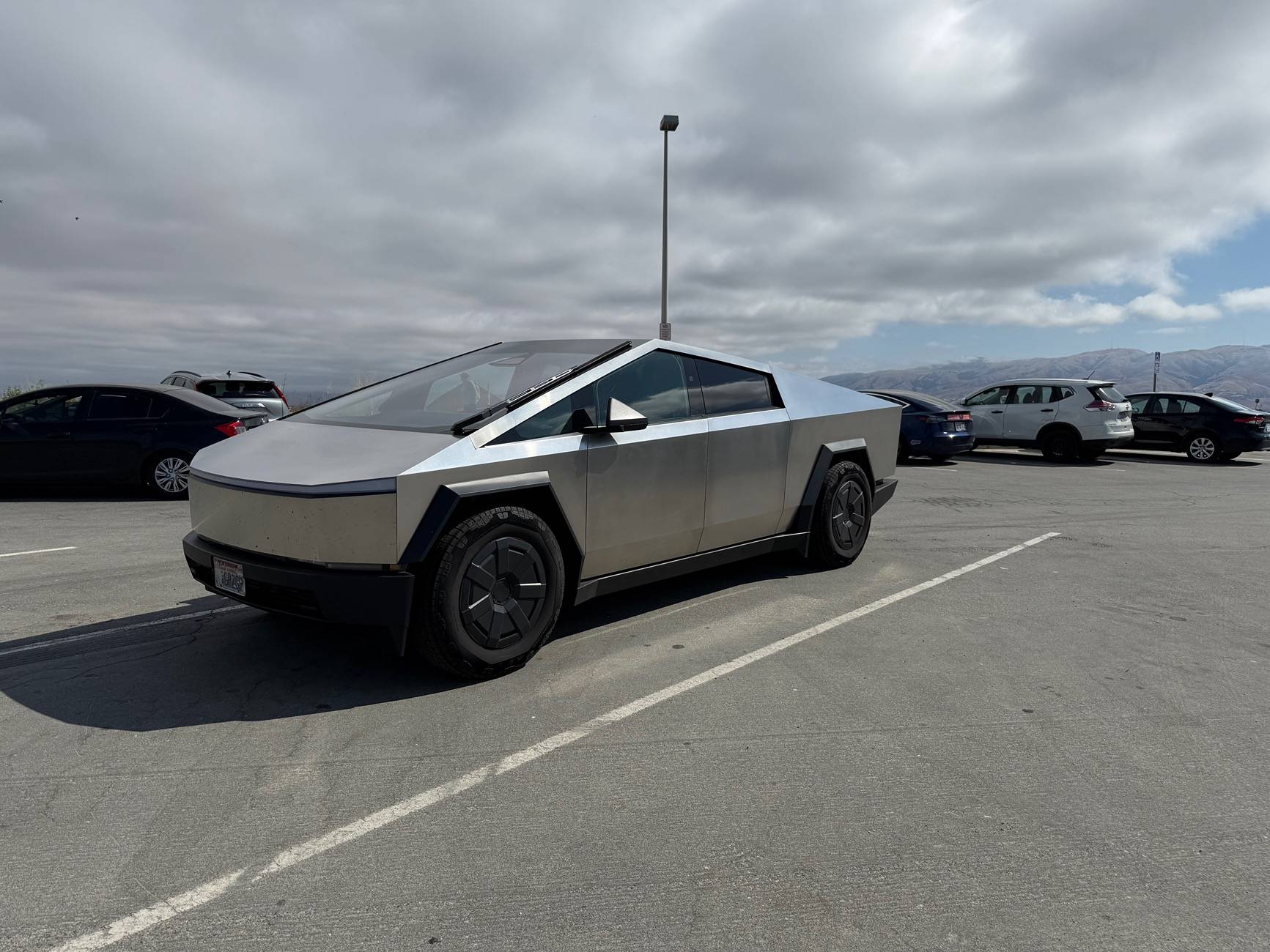 Tesla Cybertruck Daily random Cybertruck photos thread - Post Yours! 📸 🤳 IMG_5615