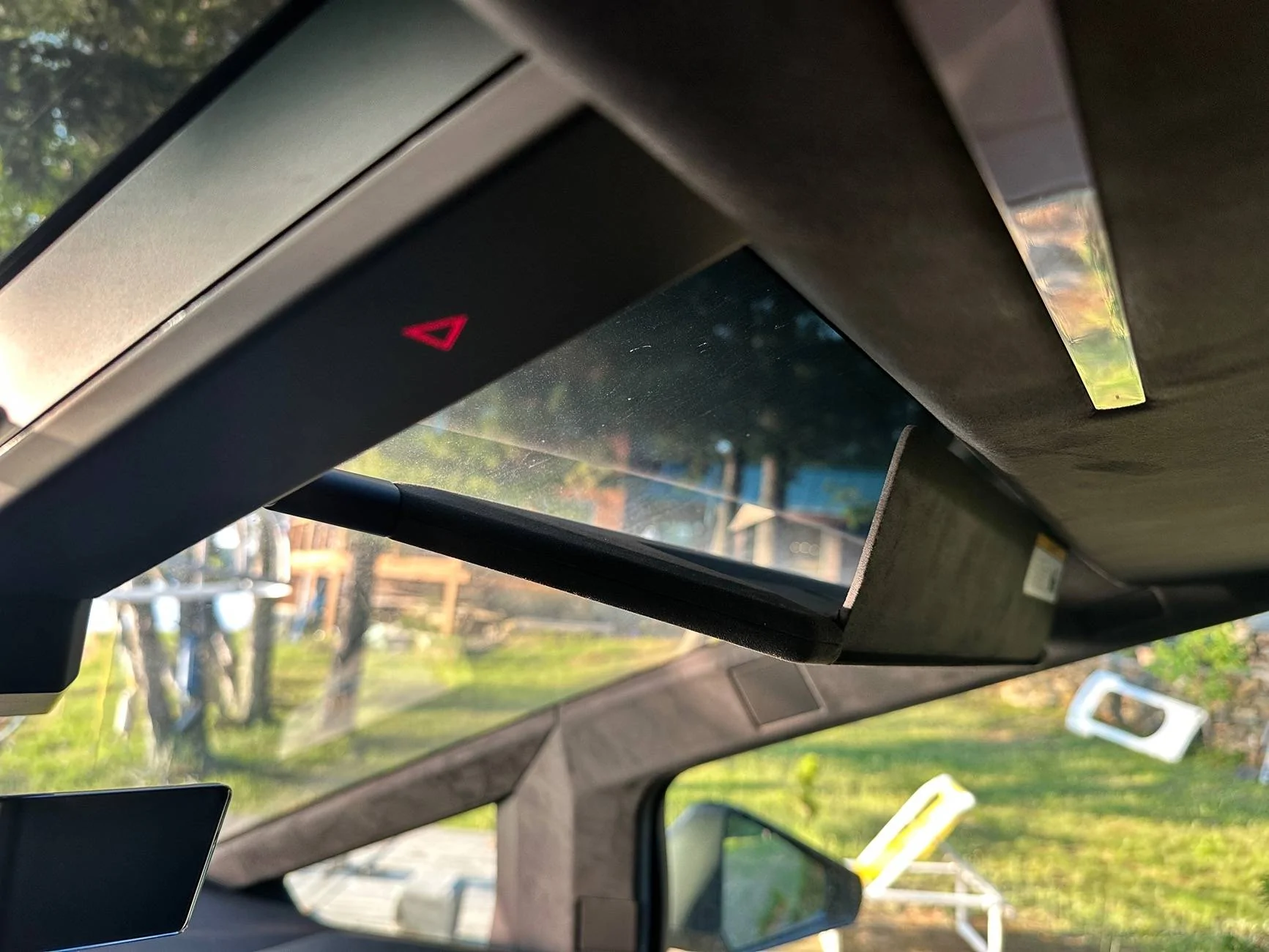 Tesla Cybertruck These upper windshield sun shades are awesome IMG_1191