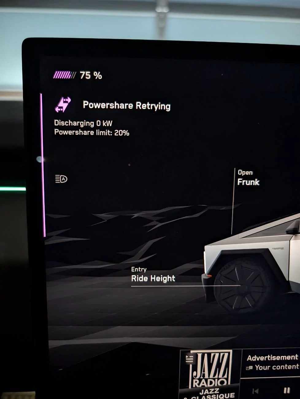 Tesla Cybertruck Powershare fails in Utah. Looking for CT owner with powershare. PXL_20250612_033018761.MP