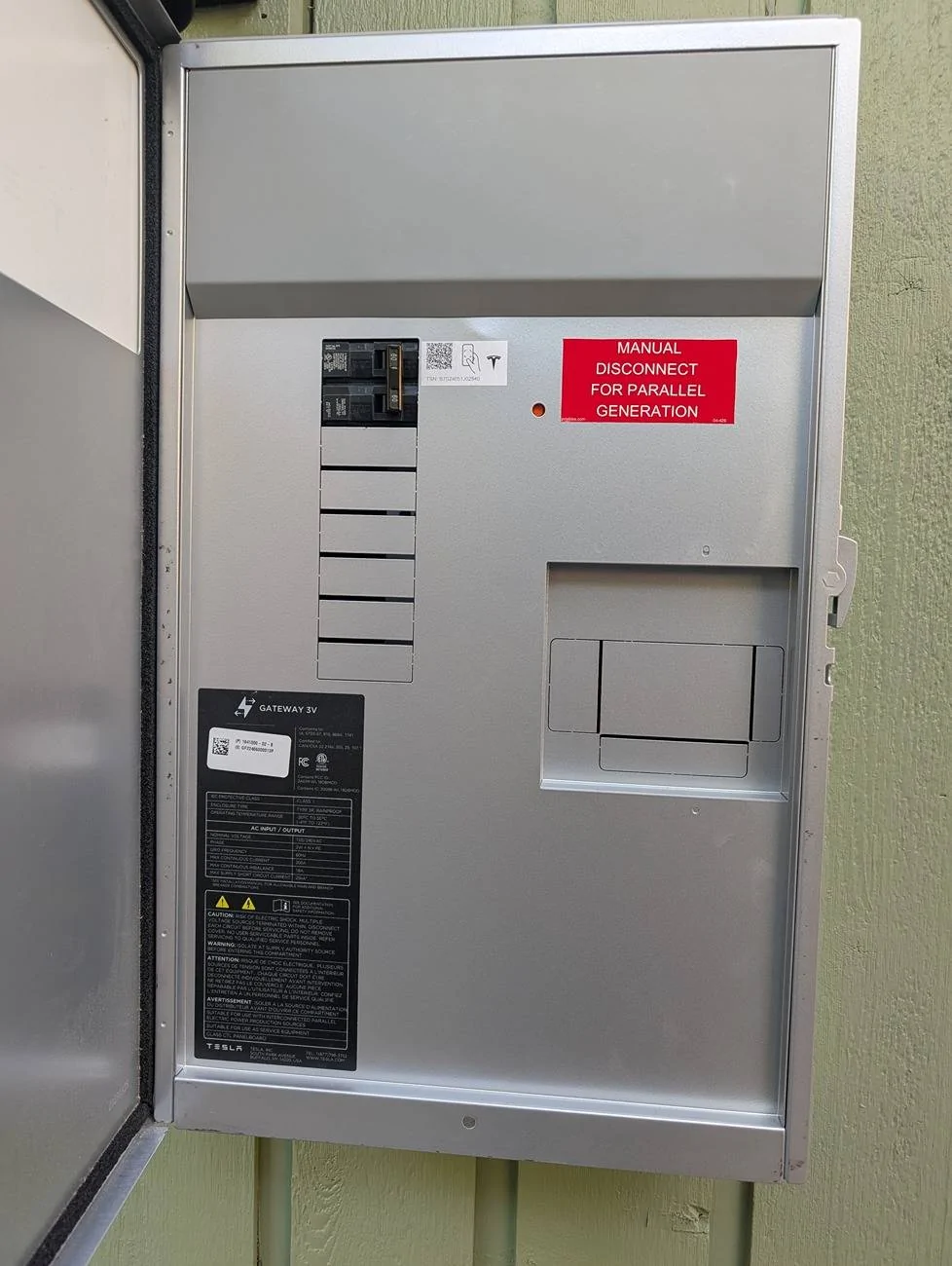 Tesla Cybertruck Powershare fails in Utah. Looking for CT owner with powershare. PXL_20250612_142103195.MP