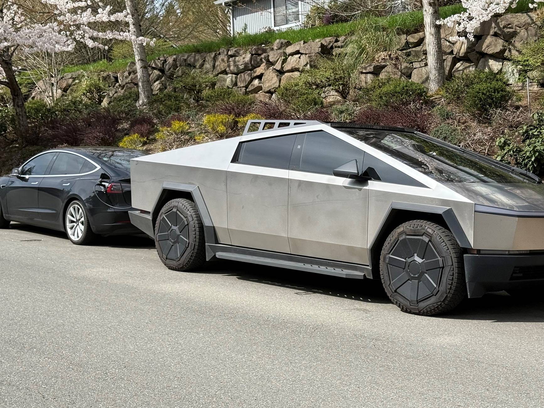 Tesla Cybertruck Mars Adventure Rack installed Chargin