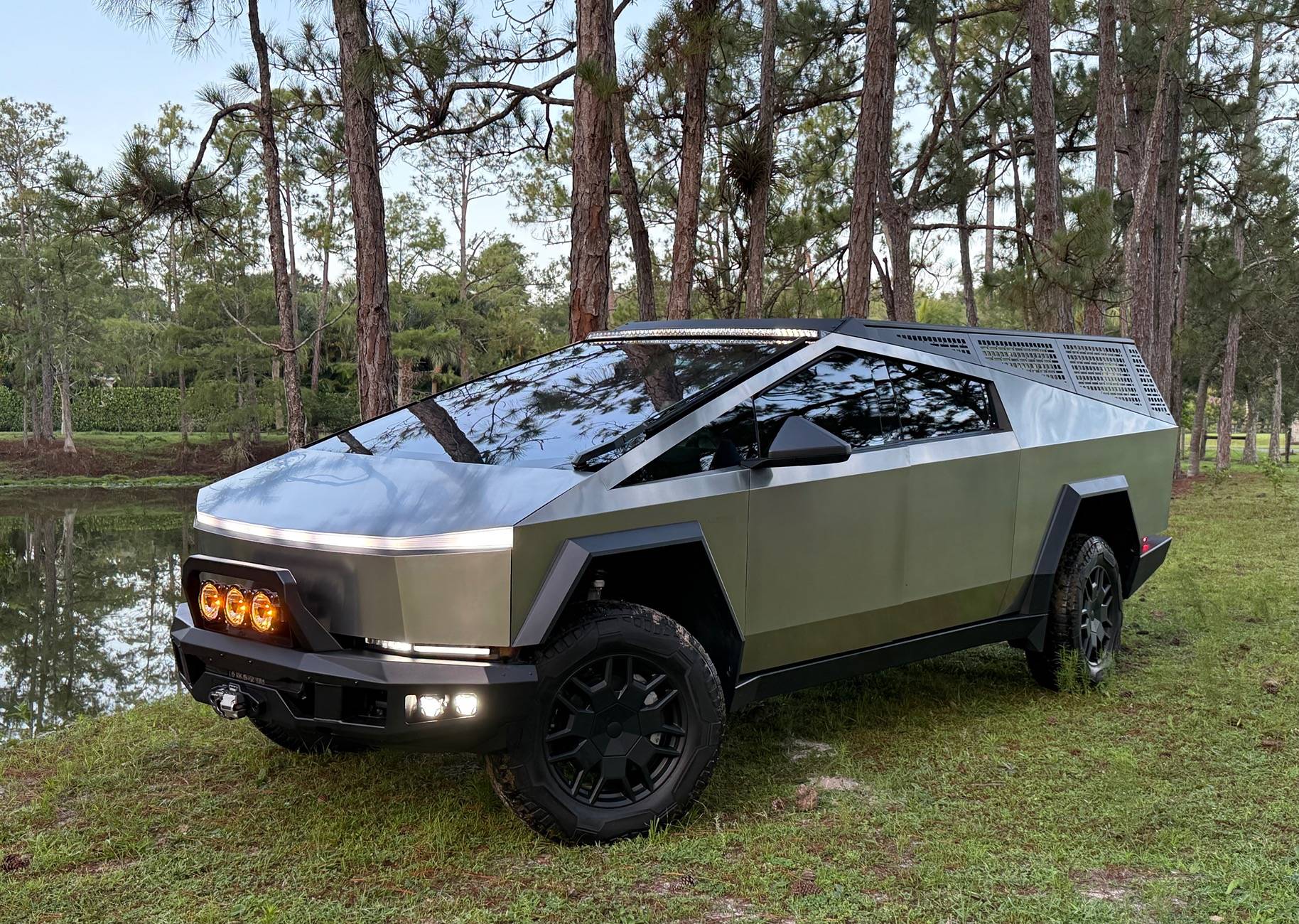 Tesla Cybertruck Daily random Cybertruck photos thread - Post Yours! 📸 🤳 IMG_7704