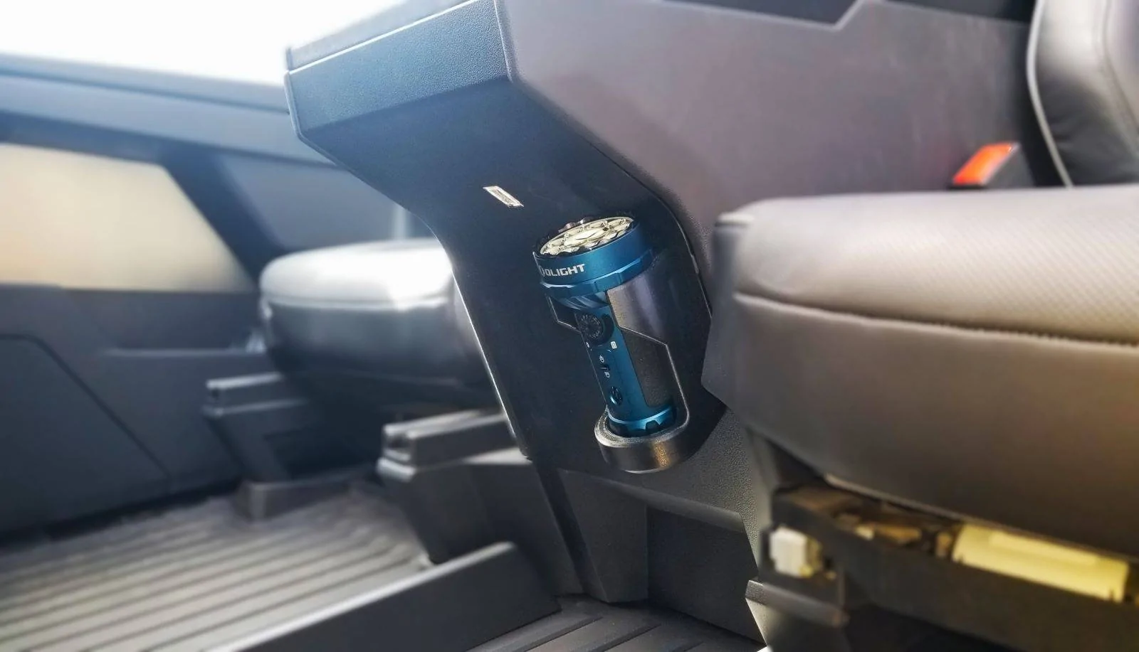 Tesla Cybertruck What did you do TO / WITH your Cybertruck today? 👨🏻‍🔧🧰🚿🛠 20250617_164417adsm