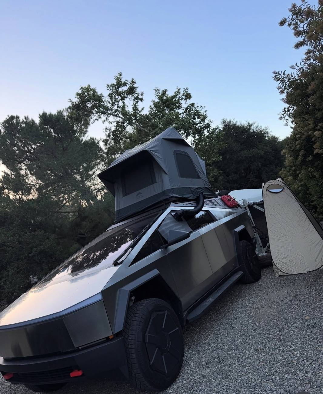 Tesla Cybertruck UP Invincible Bed Storage Slider System, and a discussion with Urander about their upcoming Gen2 bed racks! IMG_4401