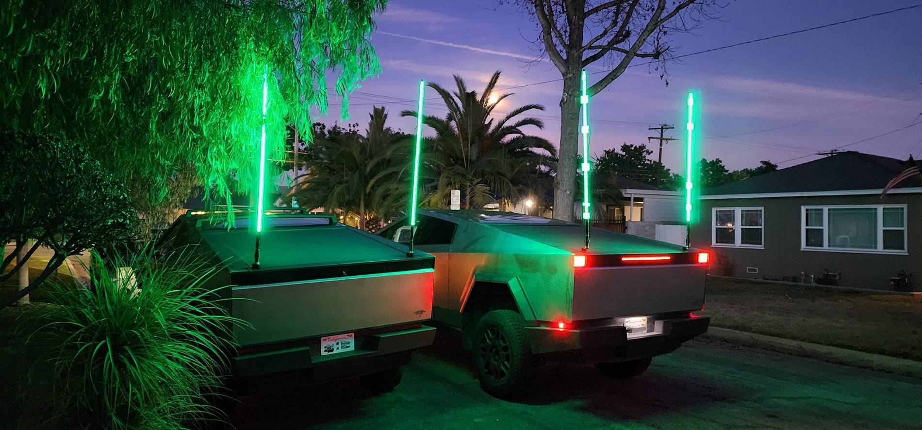 Tesla Cybertruck Best Cybertruck Flag holder (with tonneau closed)?? 20250211_175928