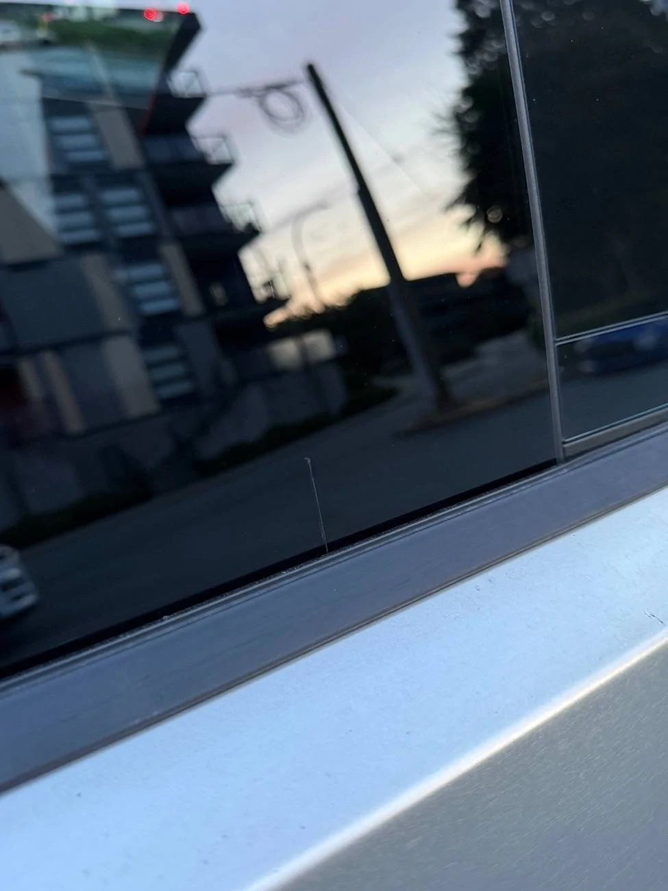 Tesla Cybertruck Shatter resistant glass, but easily scratched - how can I fix? IMG_0120