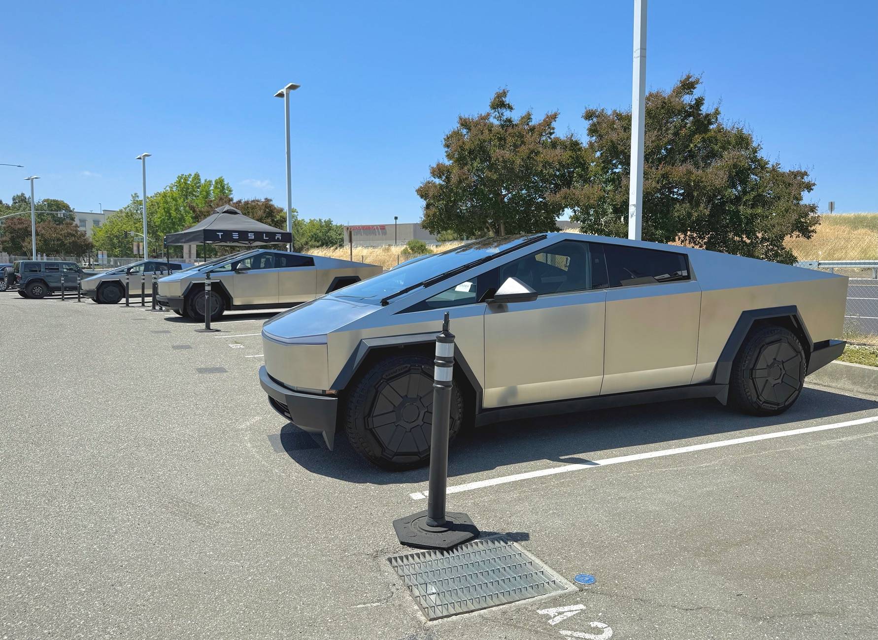 Tesla Cybertruck Cold Feet - Taking delivery of Cyberbeast IMG_4515