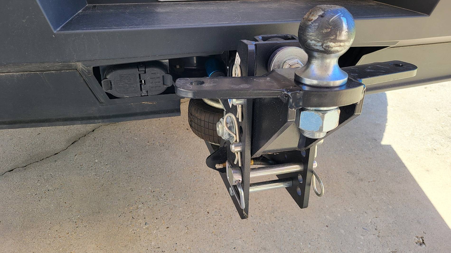 Tesla Cybertruck Which "Shocker" shock absorbing trailer hitch? 20241114_140001