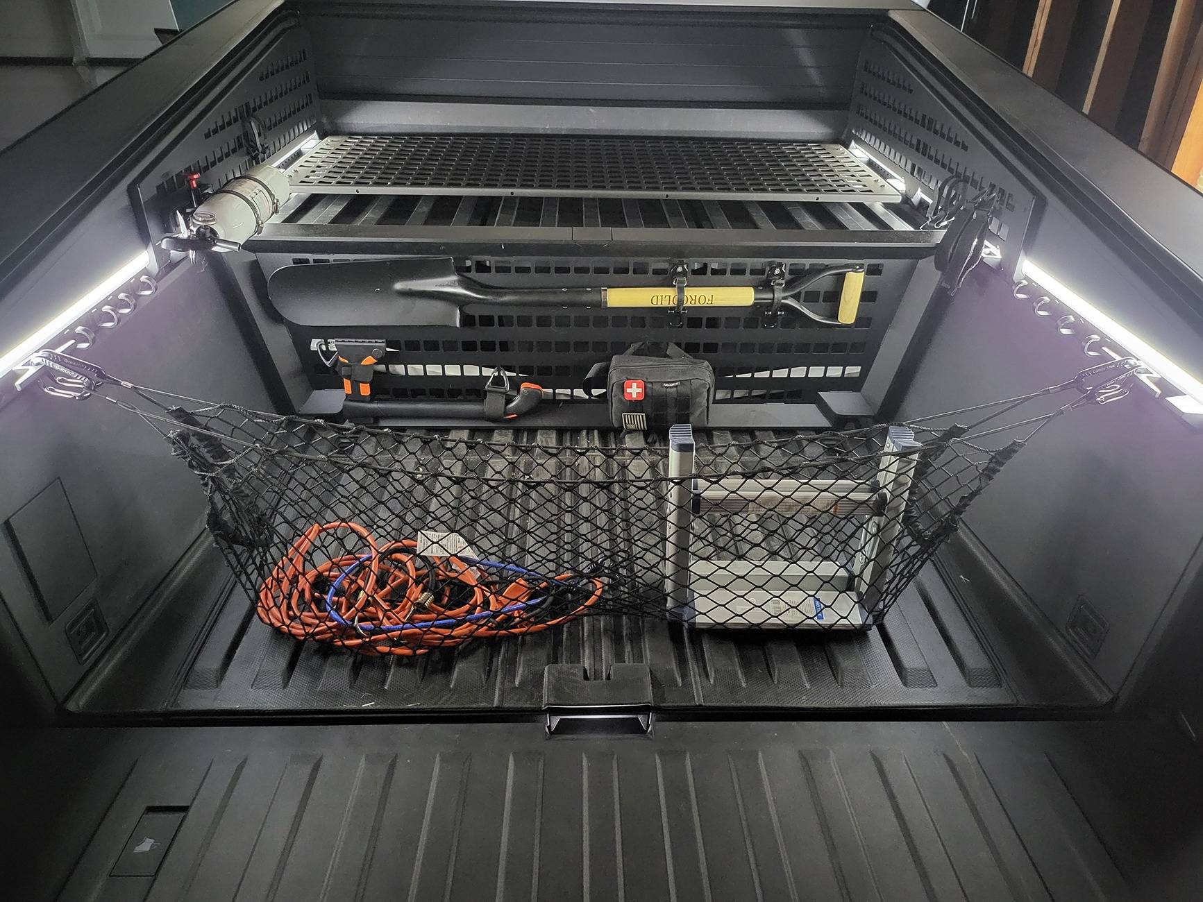 Tesla Cybertruck Who else carries an extra wiper blade with them? 20250418_183621