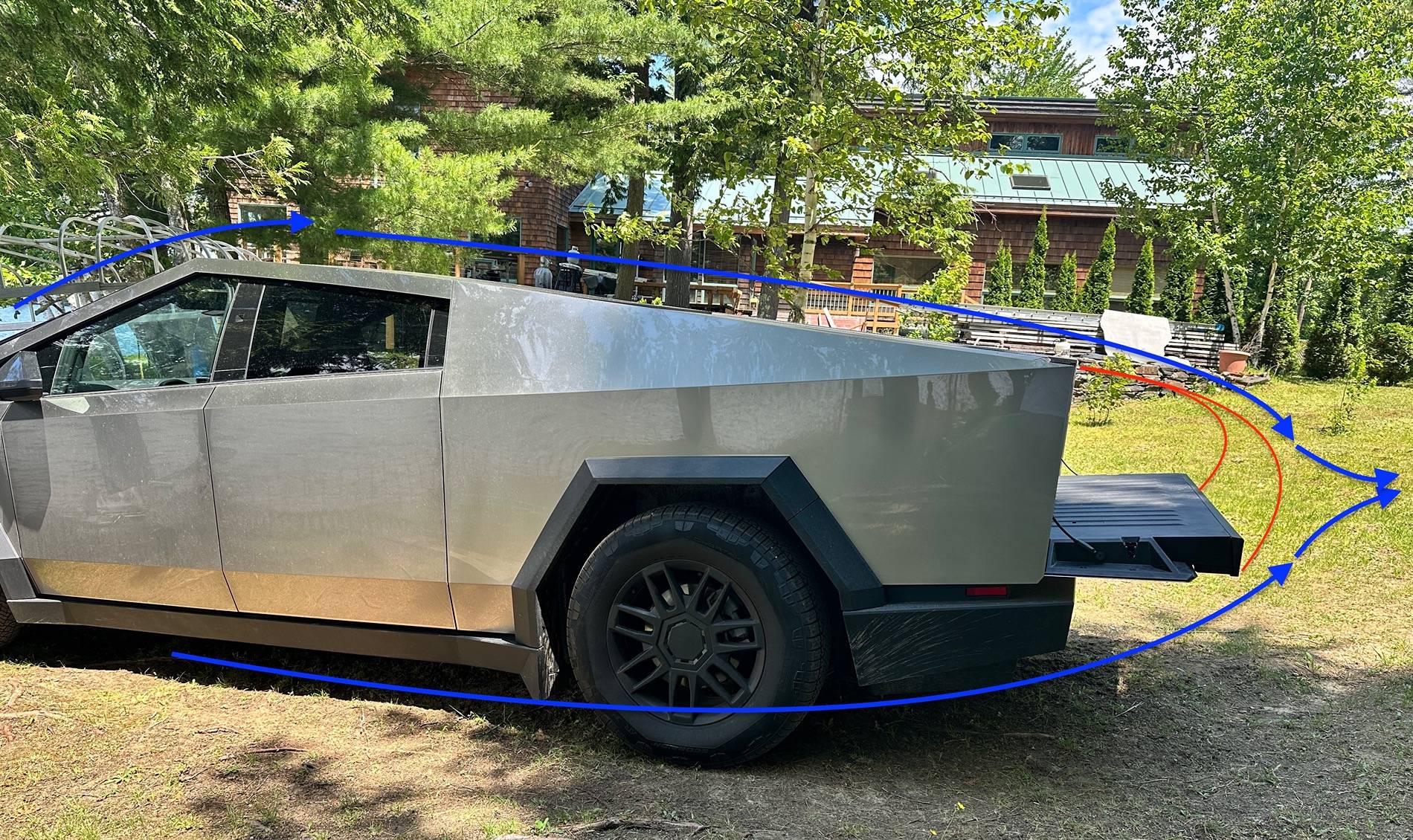 Tesla Cybertruck Vortex generators? IMG_1327.JPG