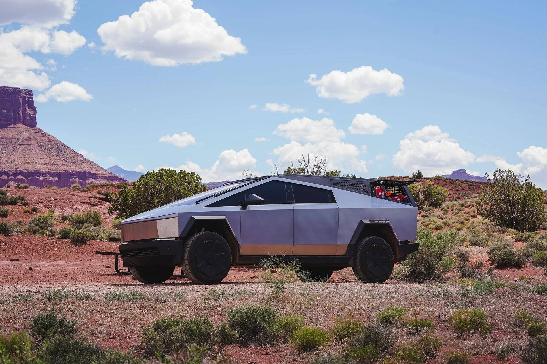 Tesla Cybertruck 🏕️ What is the "BEST" camper/cap/rack? 1750744690313-aa