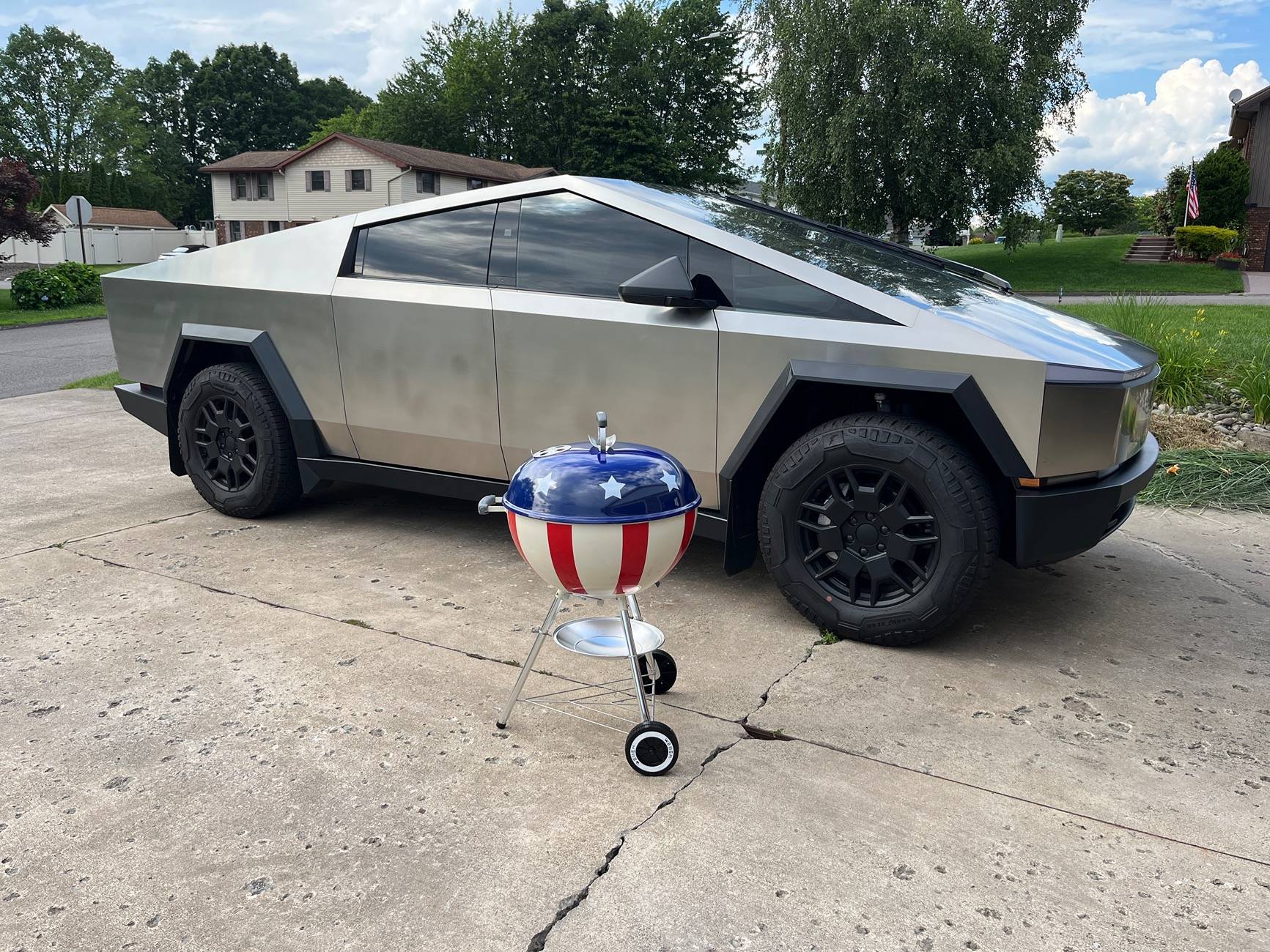 Tesla Cybertruck 🇺🇸🇺🇸🇺🇸It’s almost unpatriotic NOT to buy it.🇺🇸🇺🇸🇺🇸 IMG_2355