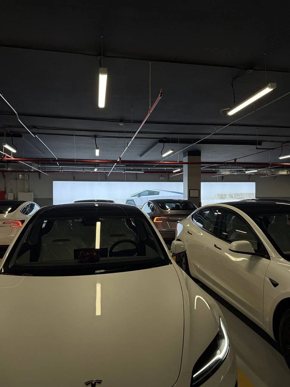 Tesla Cybertruck Saudi Arabia Tesla showroom opens. First international market for Cybertruck sales. GuYdnHiXIAELnon