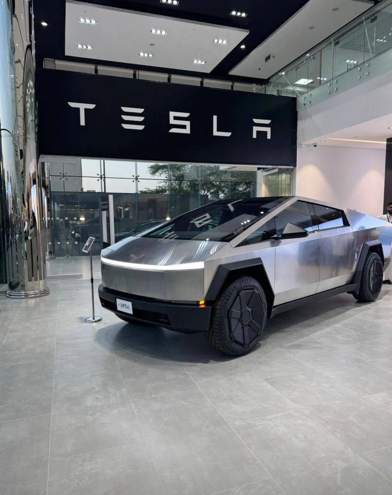 Tesla Cybertruck Saudi Arabia Tesla showroom opens. First international market for Cybertruck sales. GuZ5L95XwAAzIrE