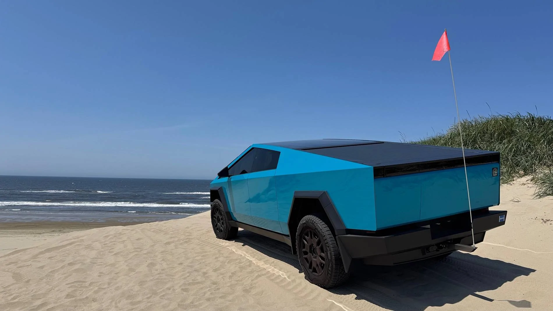Tesla Cybertruck Sand dunes, off-road, NW road trip IMG_9163