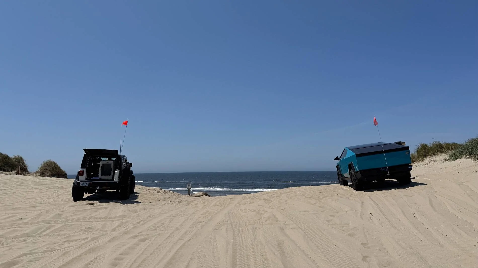 Tesla Cybertruck Sand dunes, off-road, NW road trip IMG_9160
