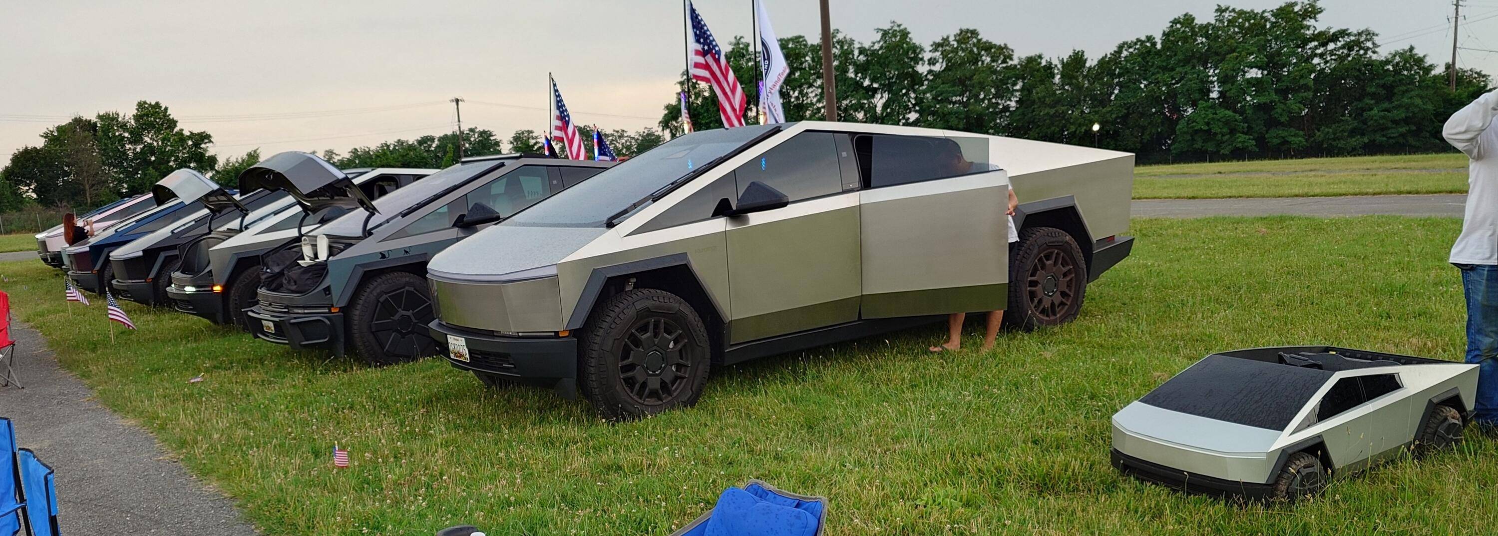 Tesla Cybertruck Daily random Cybertruck photos thread - Post Yours! 📸 🤳 image
