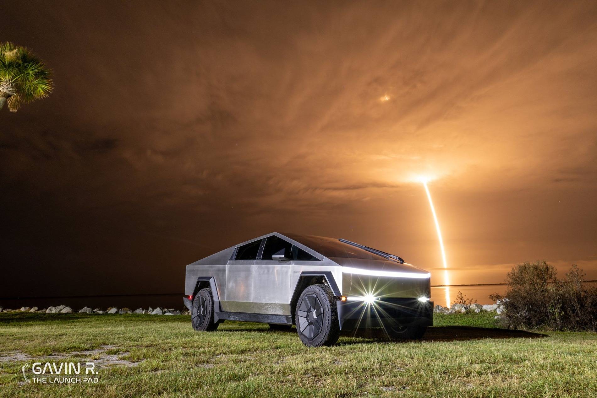 Tesla Cybertruck Daily random Cybertruck photos thread - Post Yours! 📸 🤳 GugRvMUWcAA4aAG
