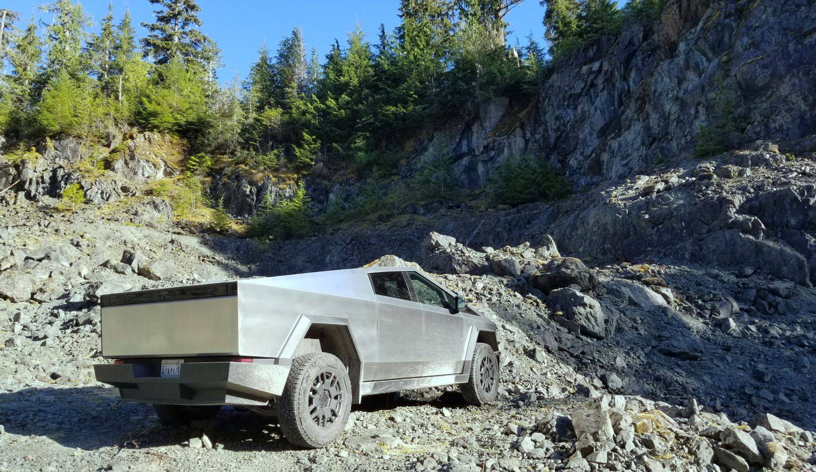Tesla Cybertruck Painting vs Wrapping Cybertruck 20240607_185845adsm
