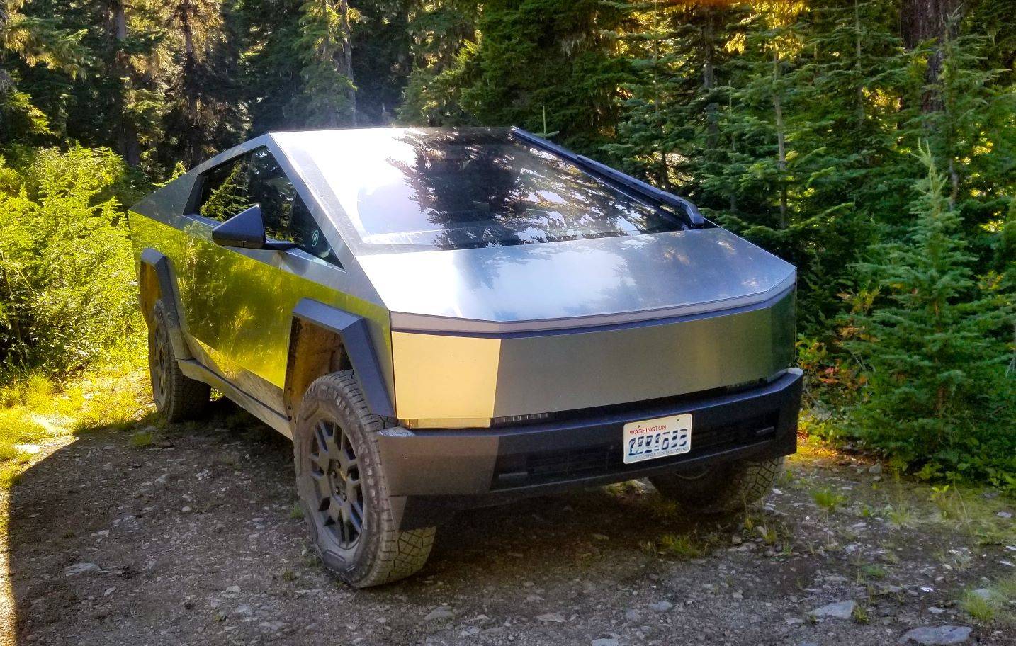 Tesla Cybertruck Painting vs Wrapping Cybertruck 20240830_164348adsm