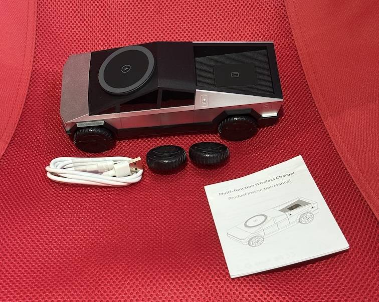 Tesla Cybertruck Cybertruck iPhone/AirPod/Watch charging station IMG_3369