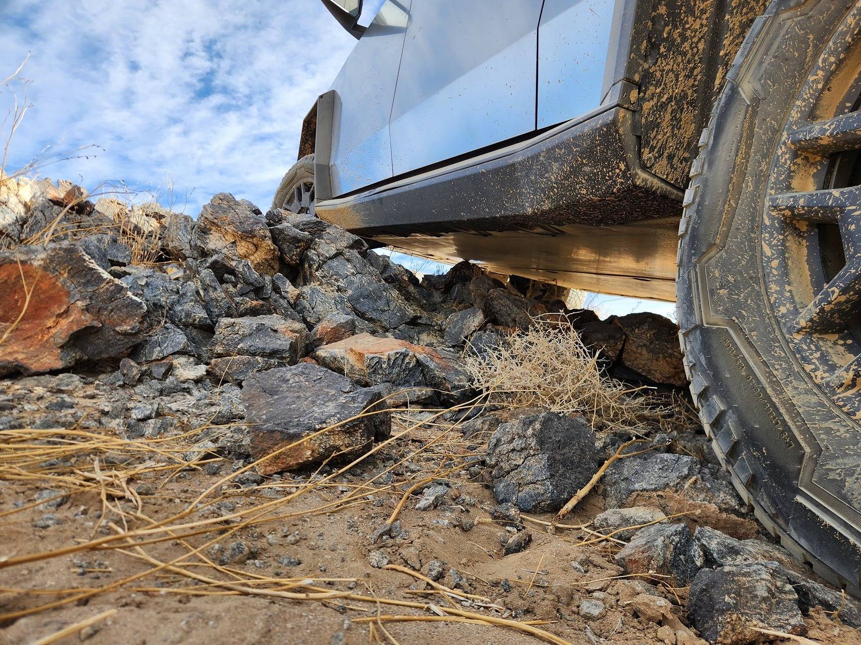 Tesla Cybertruck Cybertruck Off-Road Armor Package to launch by end of July GjX08ikaYAAOzQ2 (1)